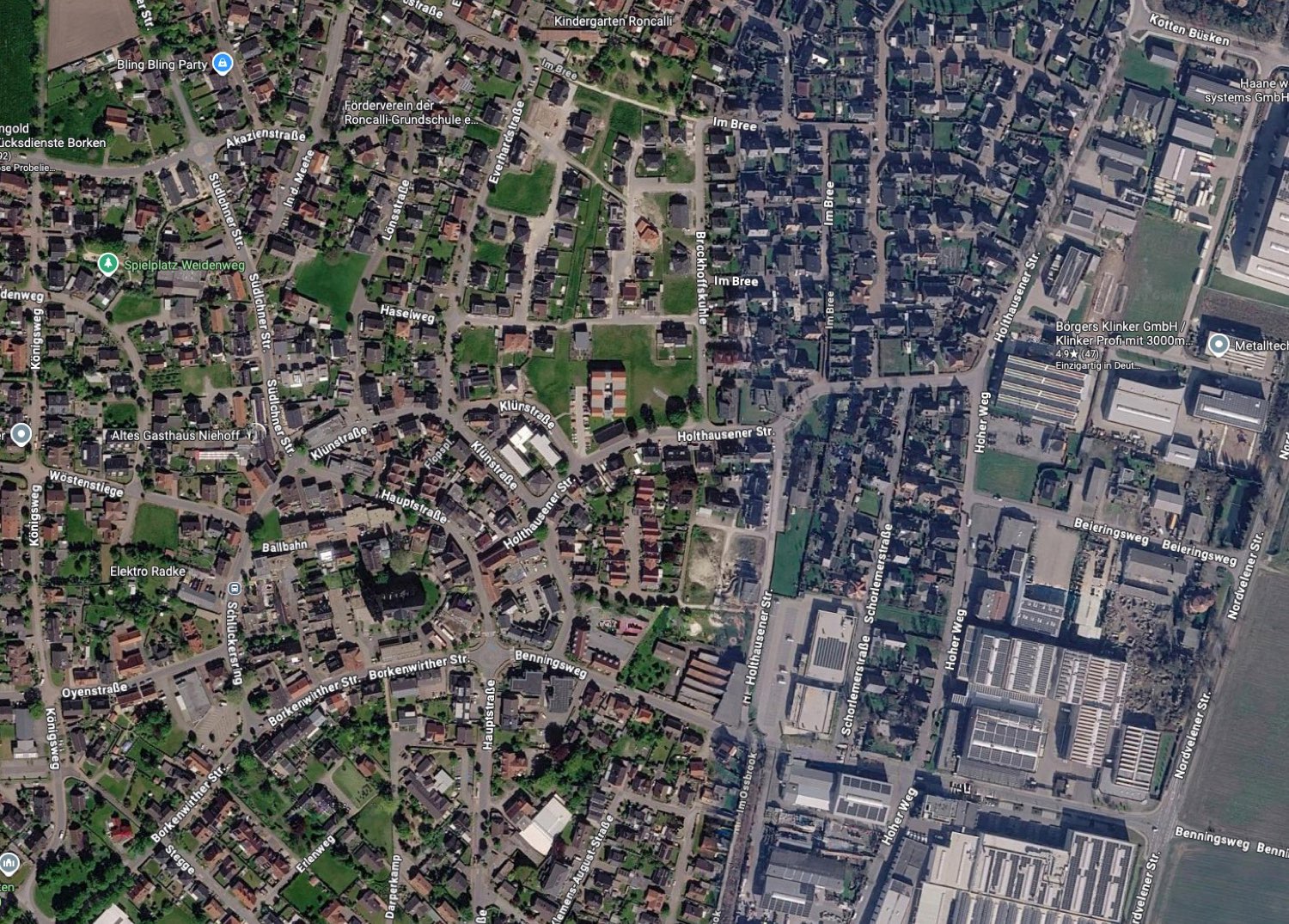 Luftbild von Weseke mit der Lage der Wohnanlage in der Dorfmitte